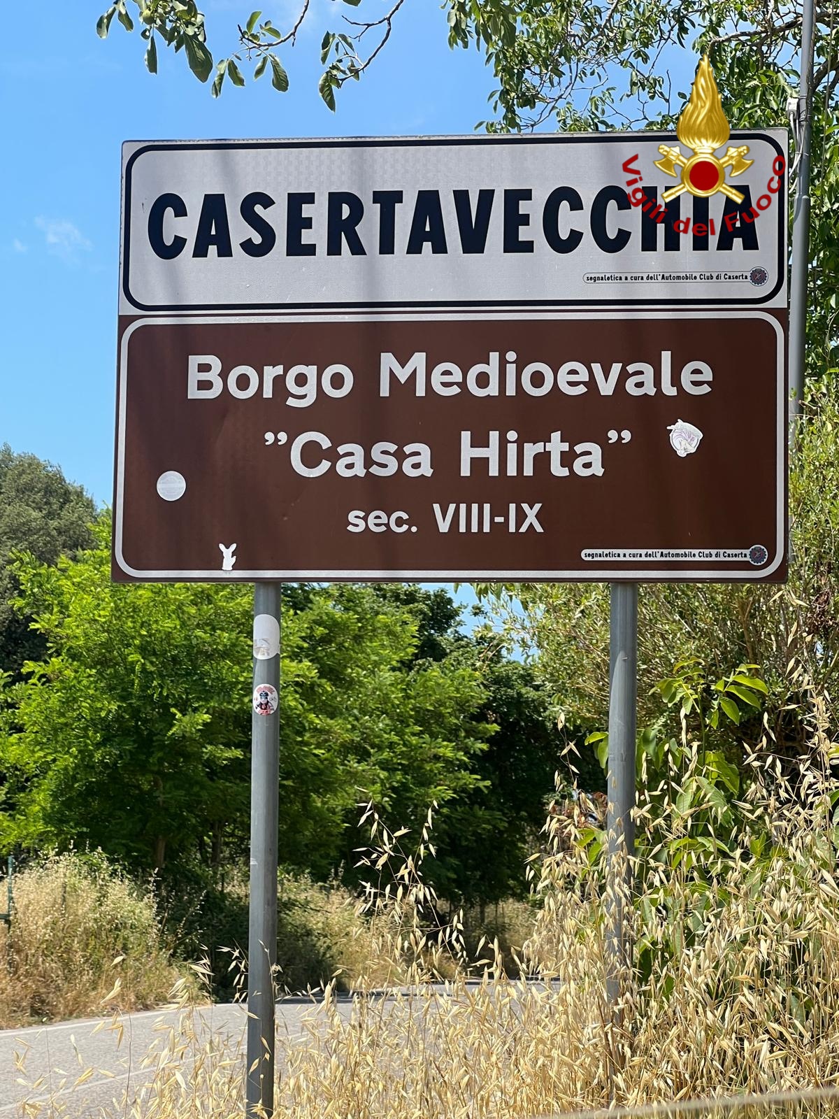 Personale del Comando dei Vigili del Fuoco di Avellino in supporto alle operazioni di spegnimento a Caserta Vecchia